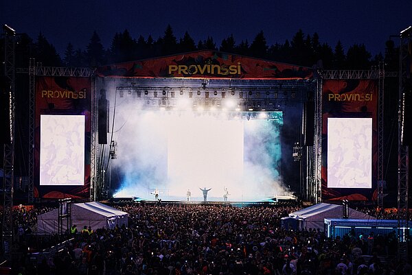 BRING ME THE HORIZON JA BAD OMENS TÄHDITTÄVÄT KESÄN 2026 PROVINSSIA